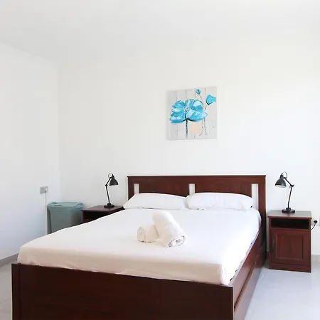Global Properties, Bonito Adosado Con Jardin En La Playa De Almarda Feriehus